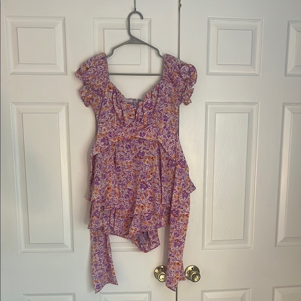 Floral Ruffle Romper - Picture 3 of 9